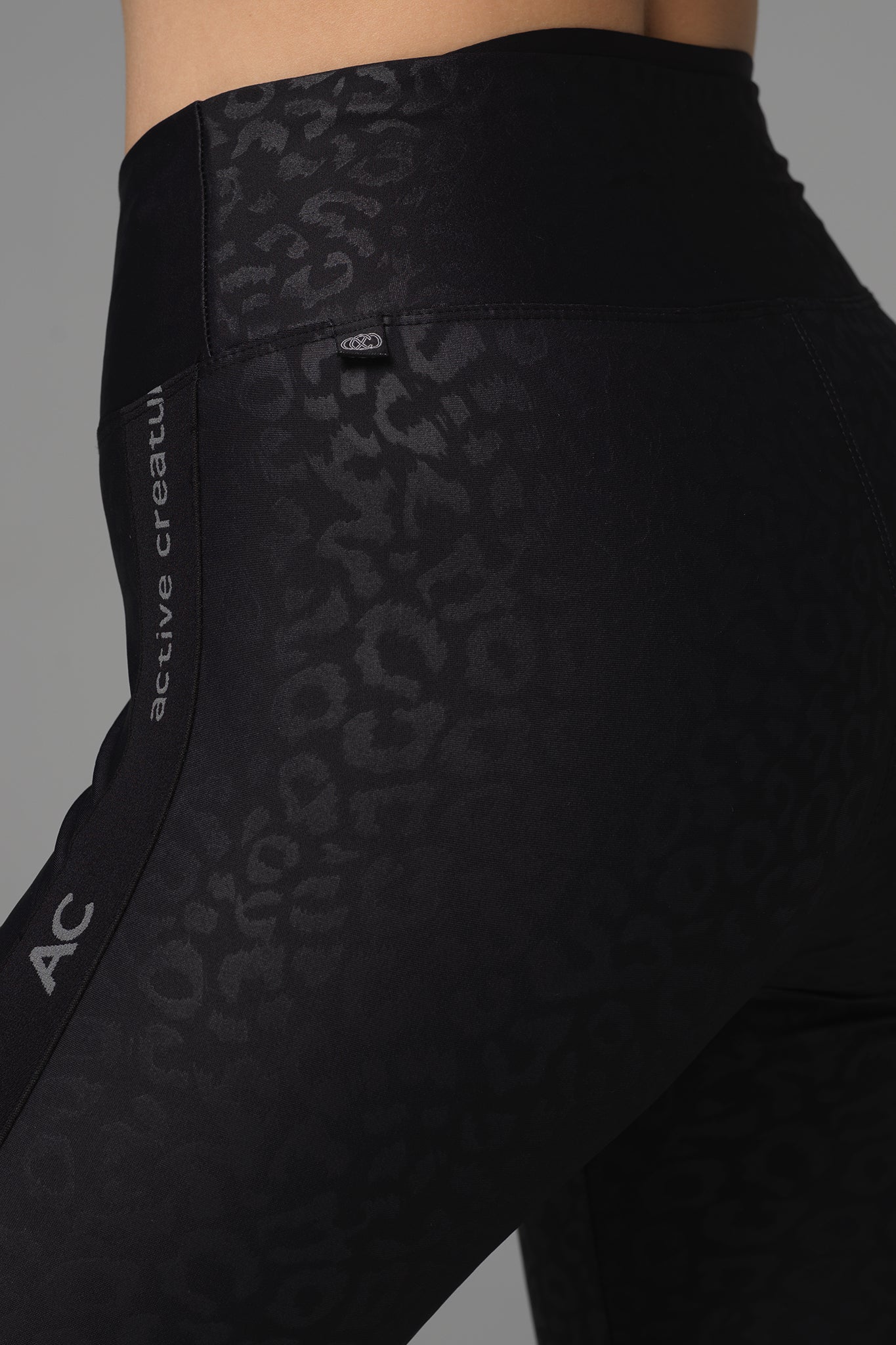 Fixated 7/8 length legging in subtle black animal print